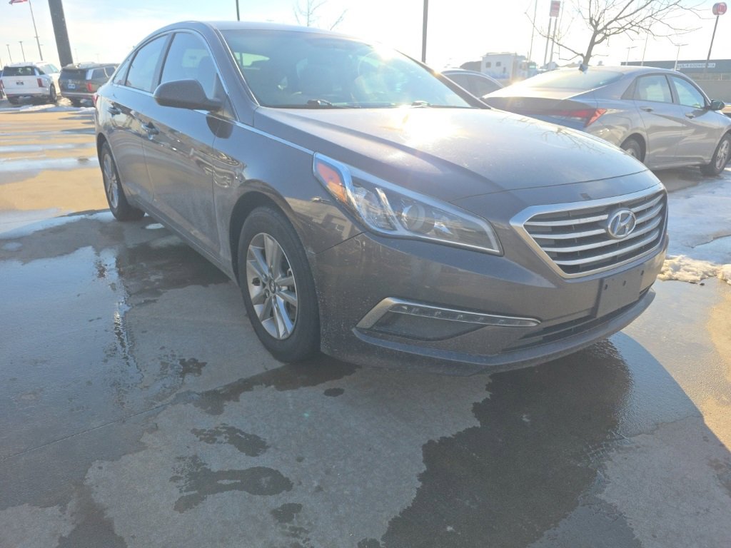 Used 2015 Hyundai Sonata SE image 4