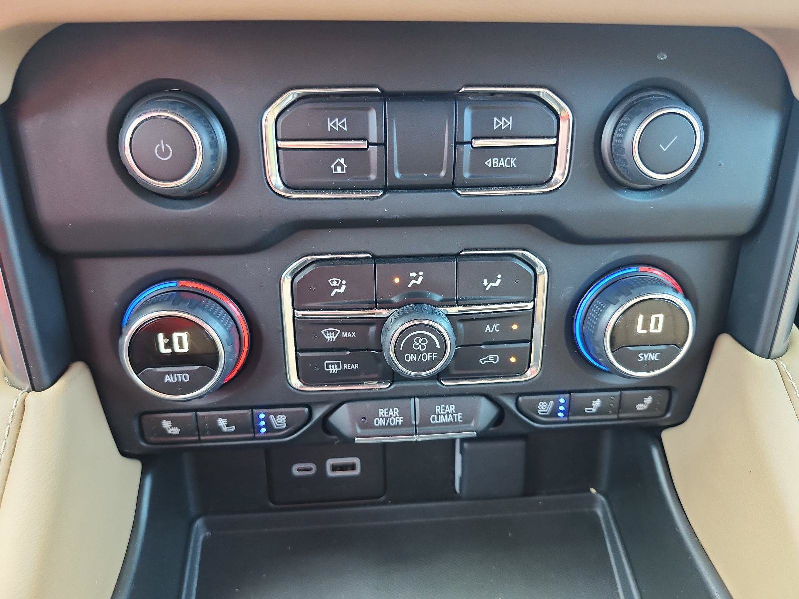 Used 2024 Chevrolet Tahoe Premier AWD/4WD image 20