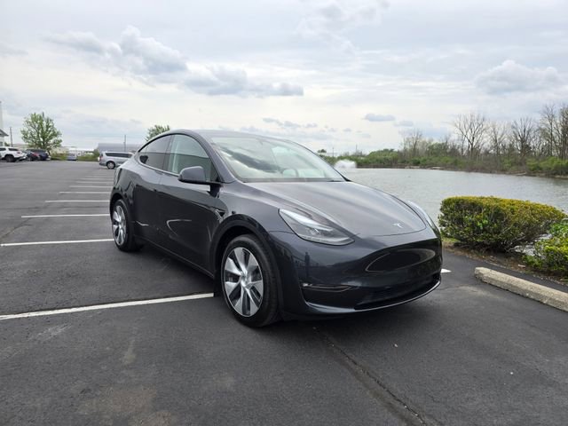 Used 2024 Tesla Model Y Long Range AWD/4WD image 55