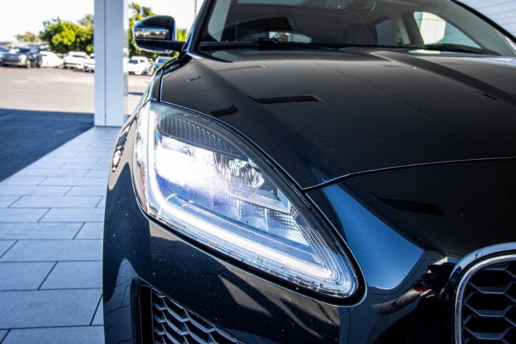 Used 2018 Jaguar E-PACE SE image 7