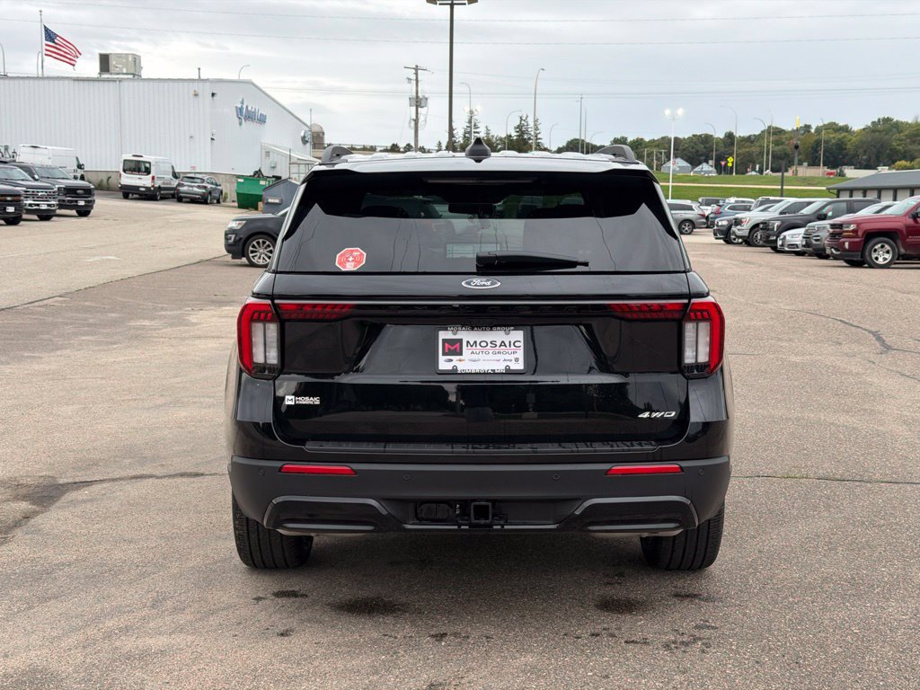 New 2026 Ford Explorer ST-Line w/ ST-Line Street Pack AWD/4WD image 6