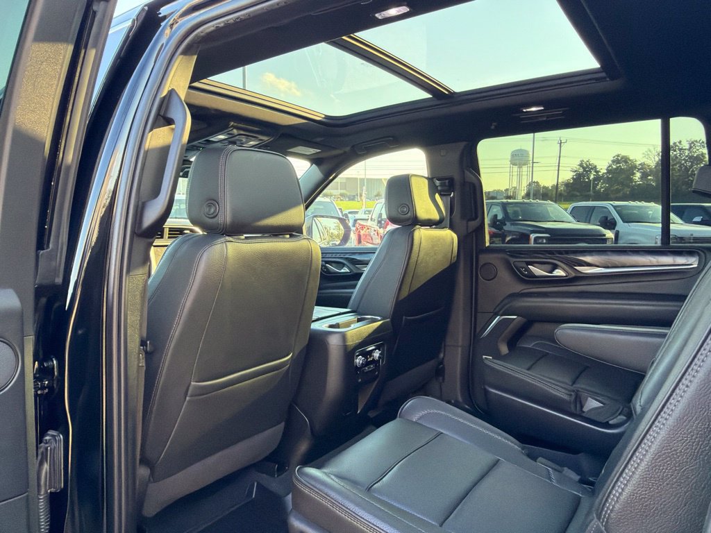 Used 2022 GMC Yukon XL Denali w/ Max Trailering Package AWD/4WD image 17