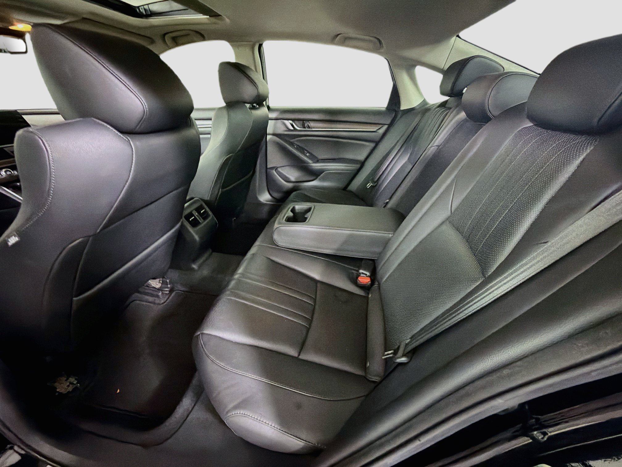 Used 2020 Honda Accord Touring image 27
