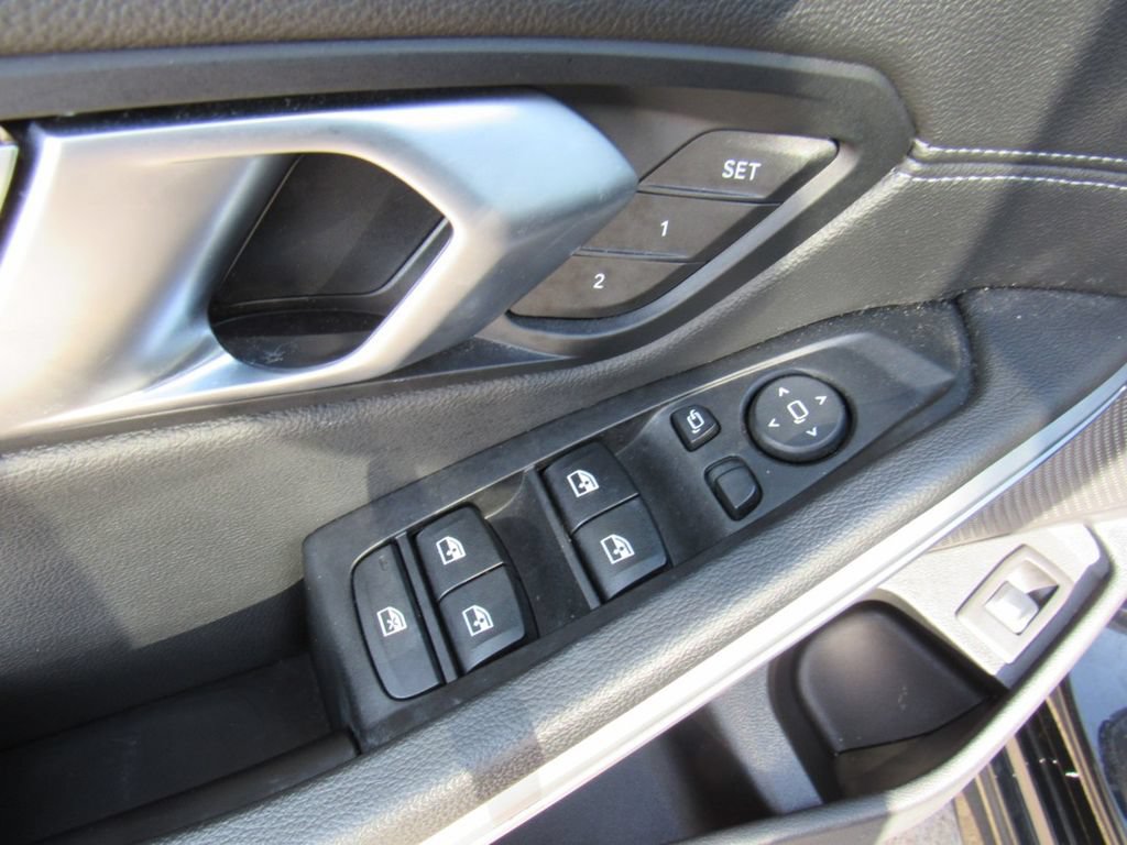 Used 2020 BMW 330i Sedan w/ Convenience Package RWD image 13