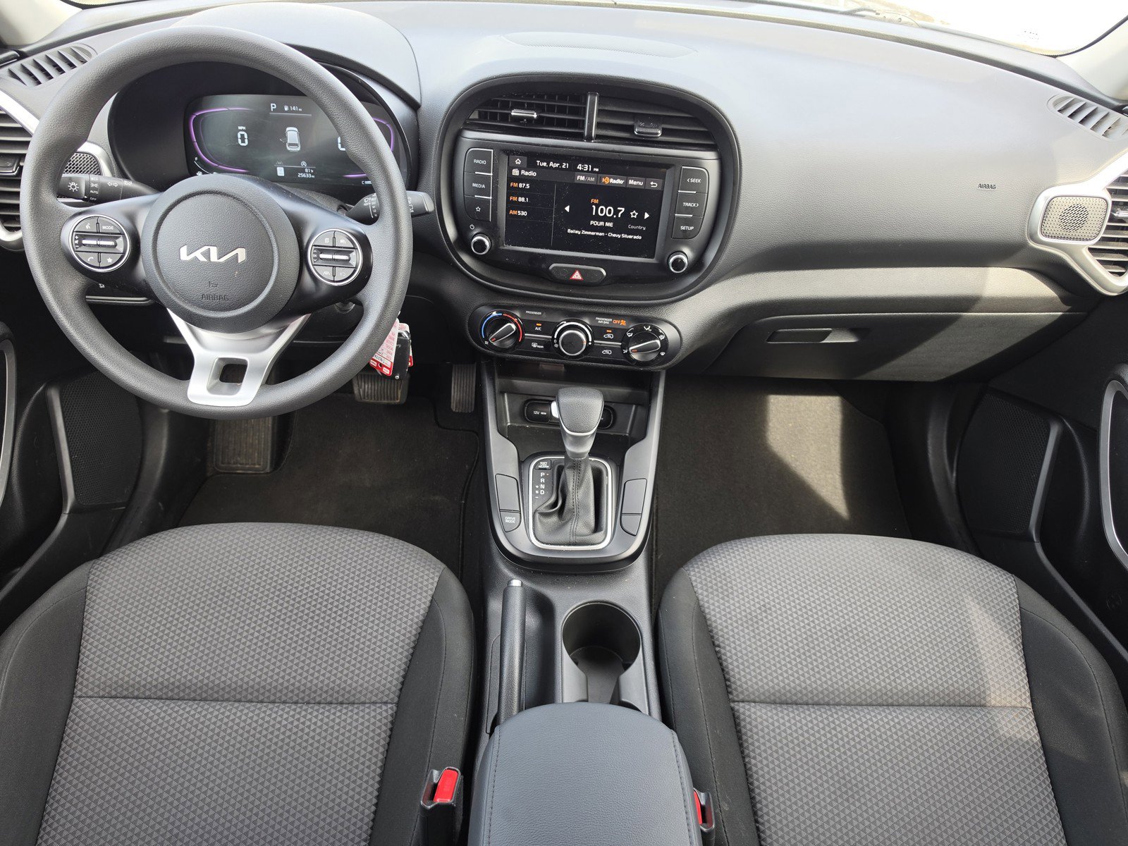Used 2025 Kia Soul LX FWD image 8