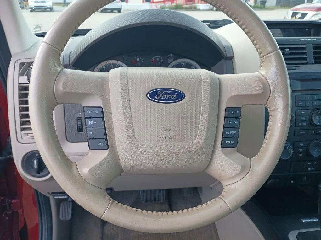 Used 2009 Ford Escape XLS image 13