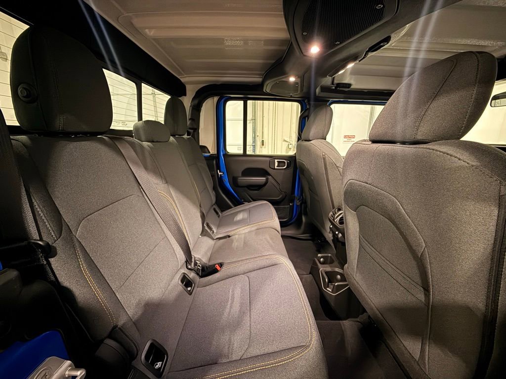 Used 2025 Jeep Gladiator Sport image 29