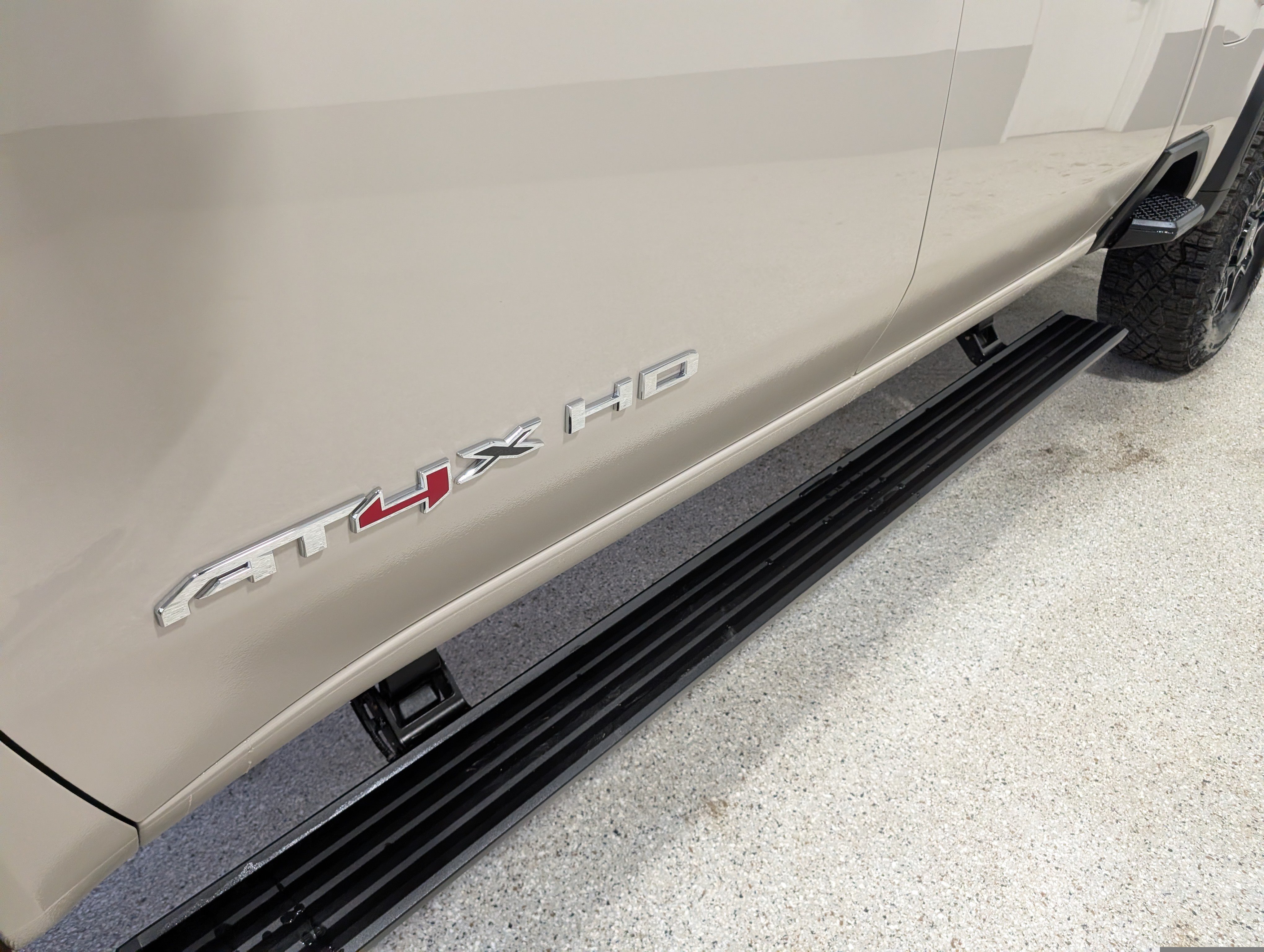 Used 2026 GMC Sierra 2500 AT4X AWD/4WD image 9