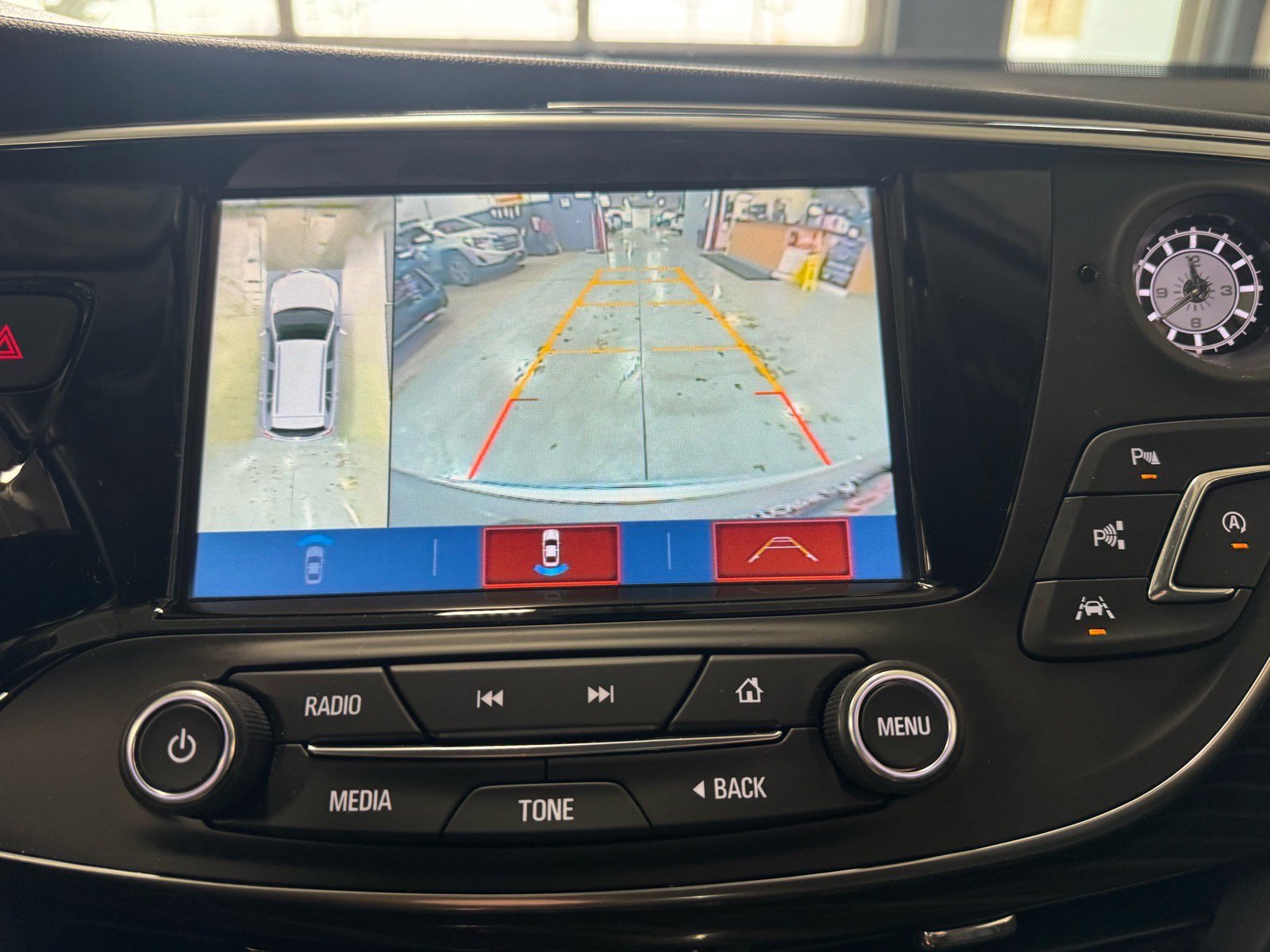 Used 2019 Buick Envision Premium w/ Driver Confidence Package image 23