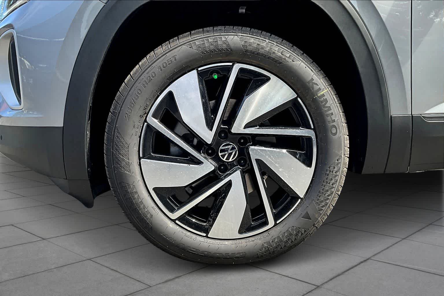 New 2026 Volkswagen Atlas SE FWD image 11
