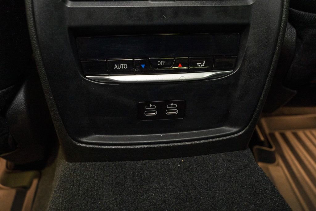 Used 2022 BMW 330i xDrive Sedan w/ Convenience Package image 7