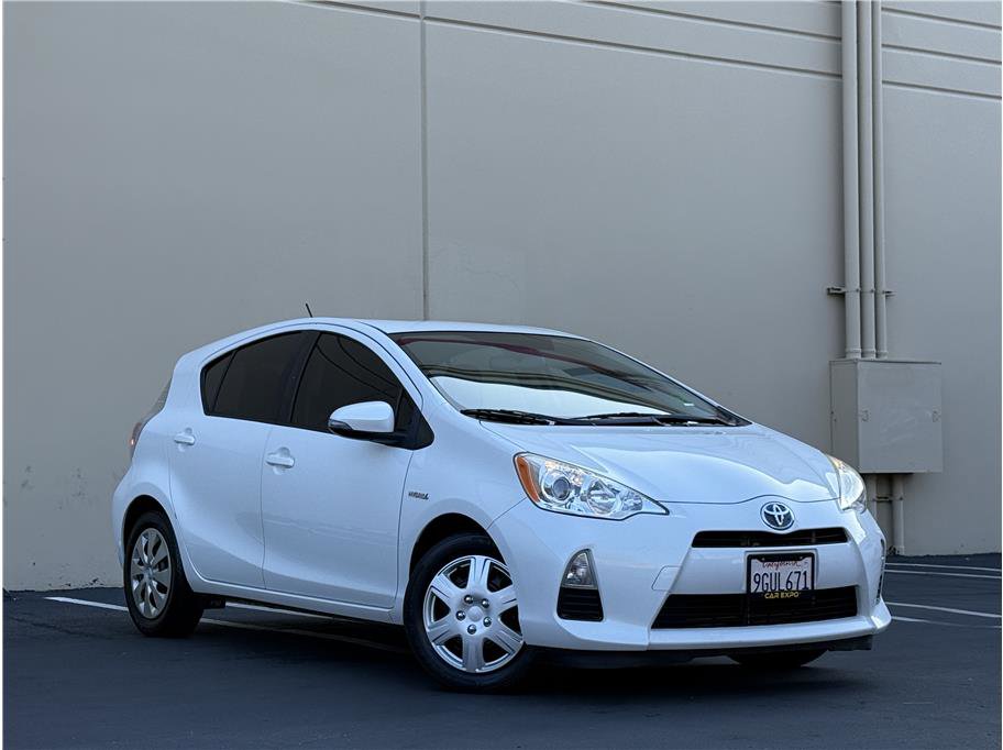 Used 2014 Toyota Prius C One image 20