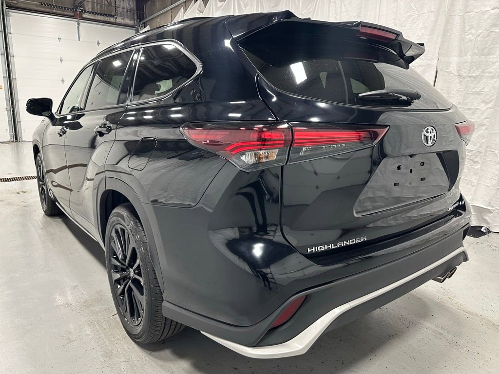 Used 2025 Toyota Highlander XSE AWD/4WD image 5