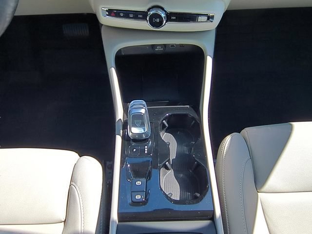 New 2026 Volvo XC40 B5 Ultra AWD/4WD image 15