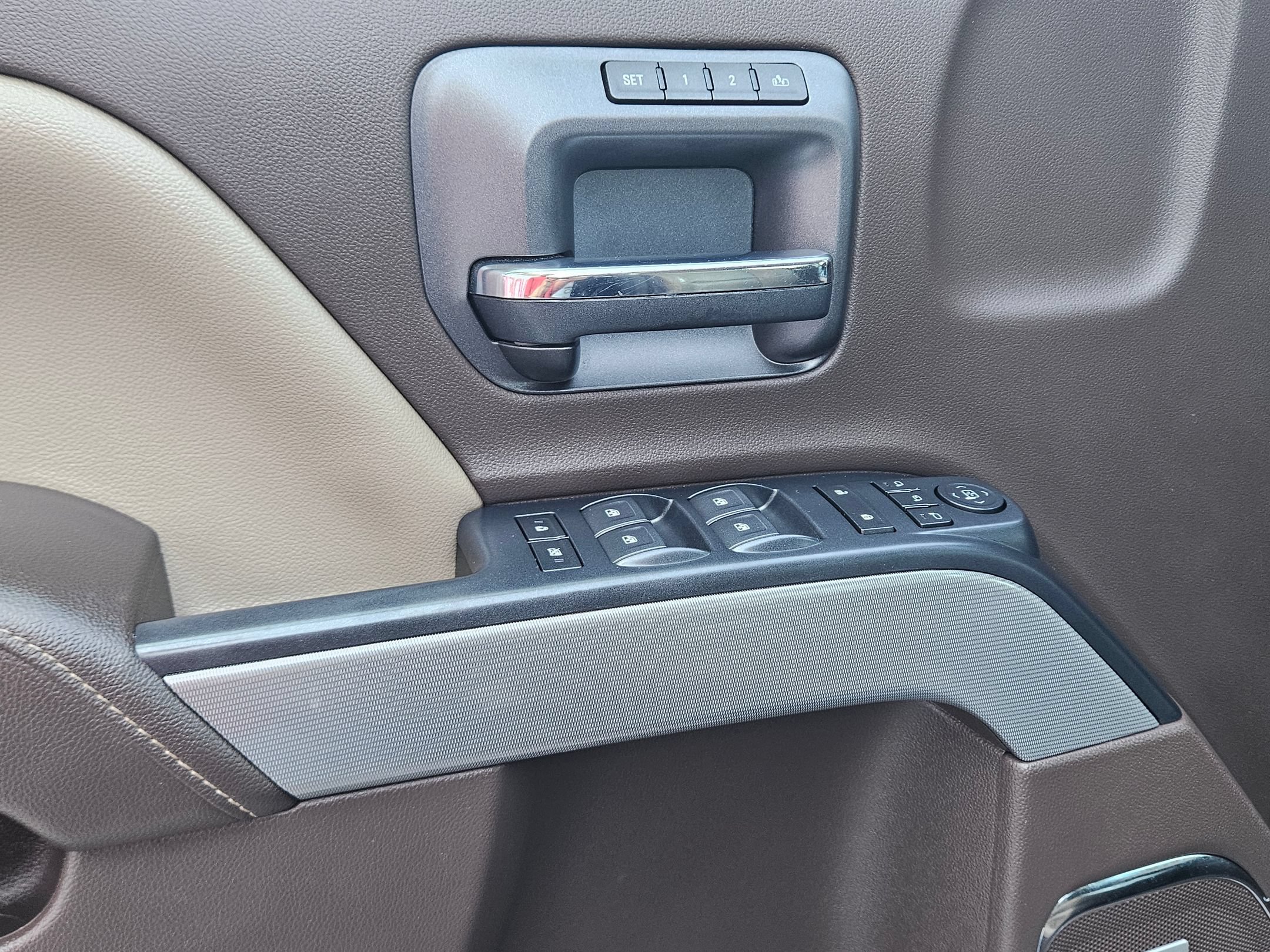 Used 2019 Chevrolet Silverado 2500 LTZ w/ Duramax Plus Package AWD/4WD image 17