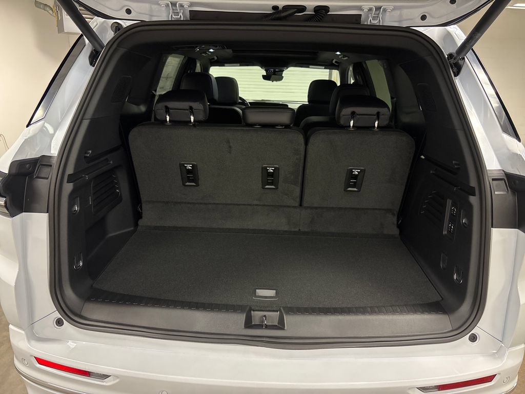 New 2026 Buick Enclave Avenir w/ Super Cruise Package FWD image 17