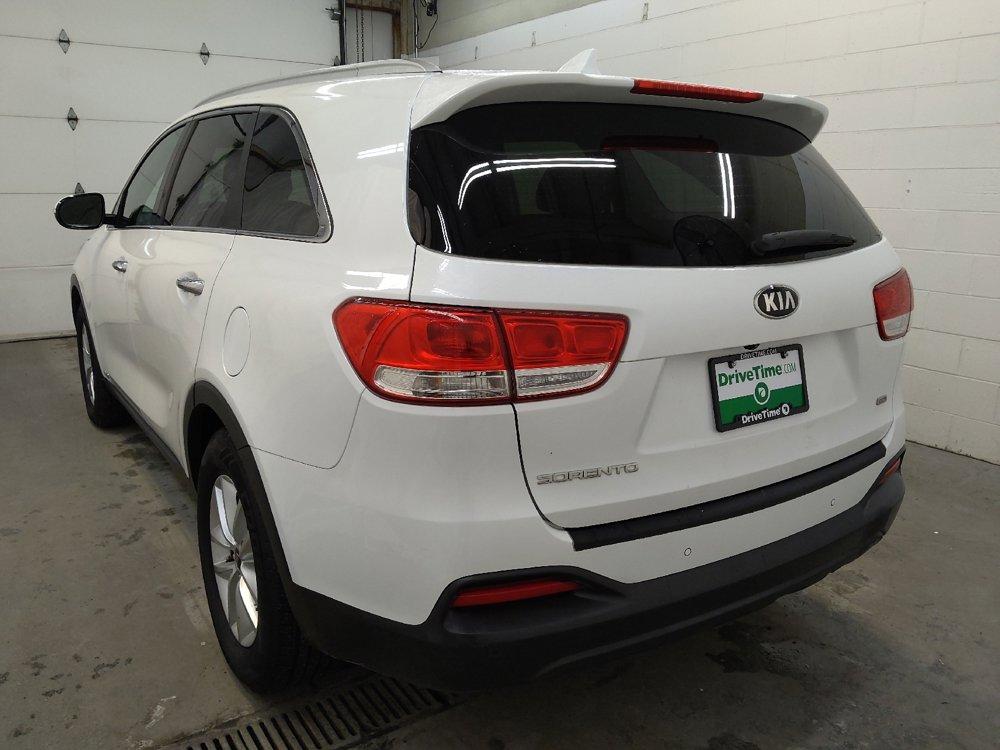 Used 2016 Kia Sorento LX w/ LX Convenience Package image 5