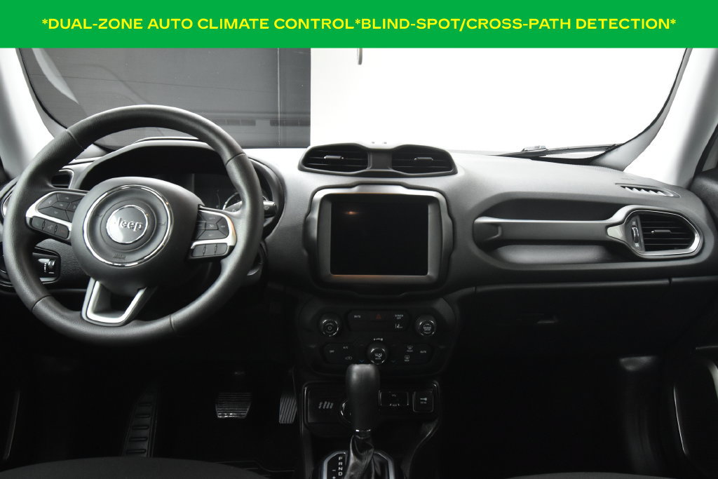 Used 2023 Jeep Renegade Latitude AWD/4WD image 3