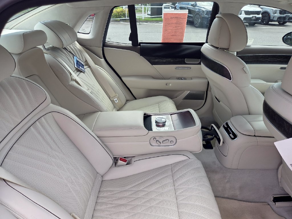 Used 2025 Genesis G90 3.5T AWD/4WD image 33