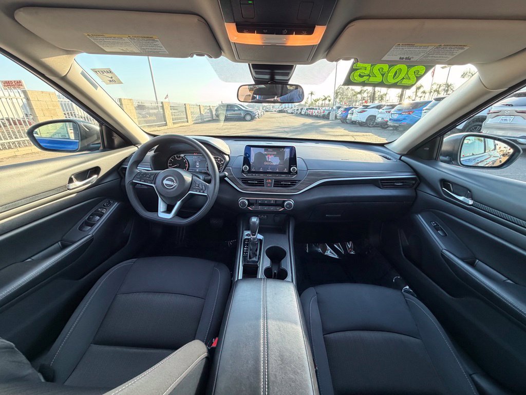 Certified 2025 Nissan Altima 2.5 SV FWD image 15