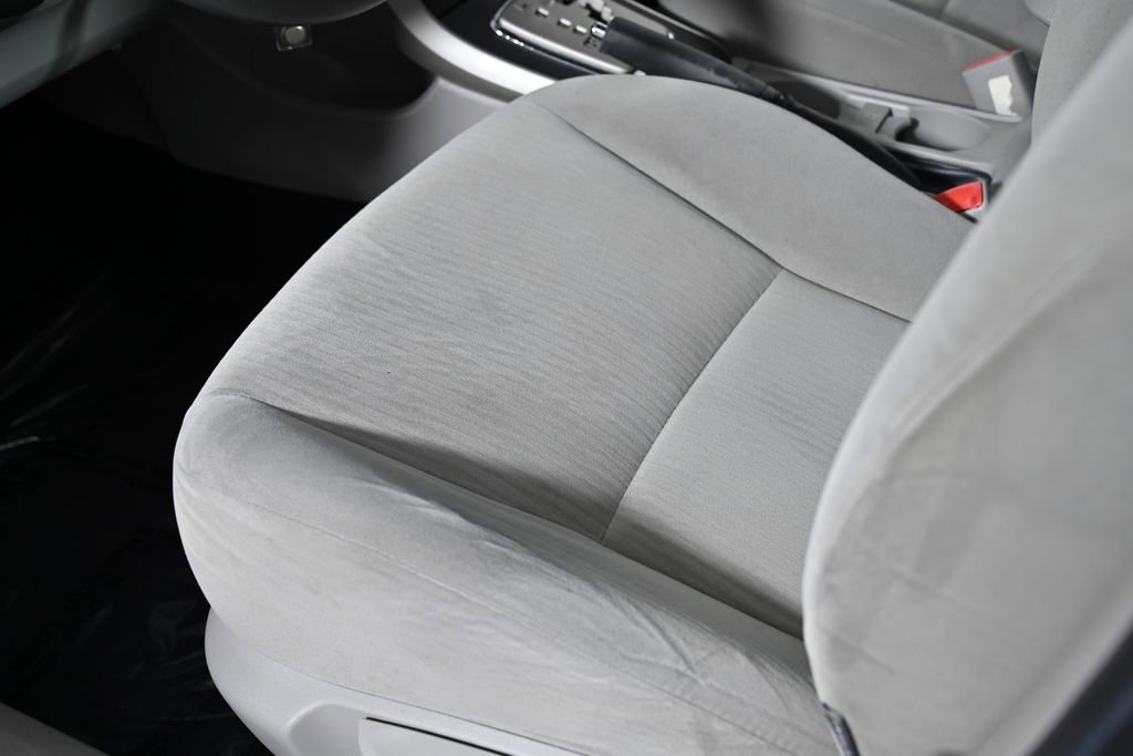 Used 2010 Toyota Corolla LE image 19