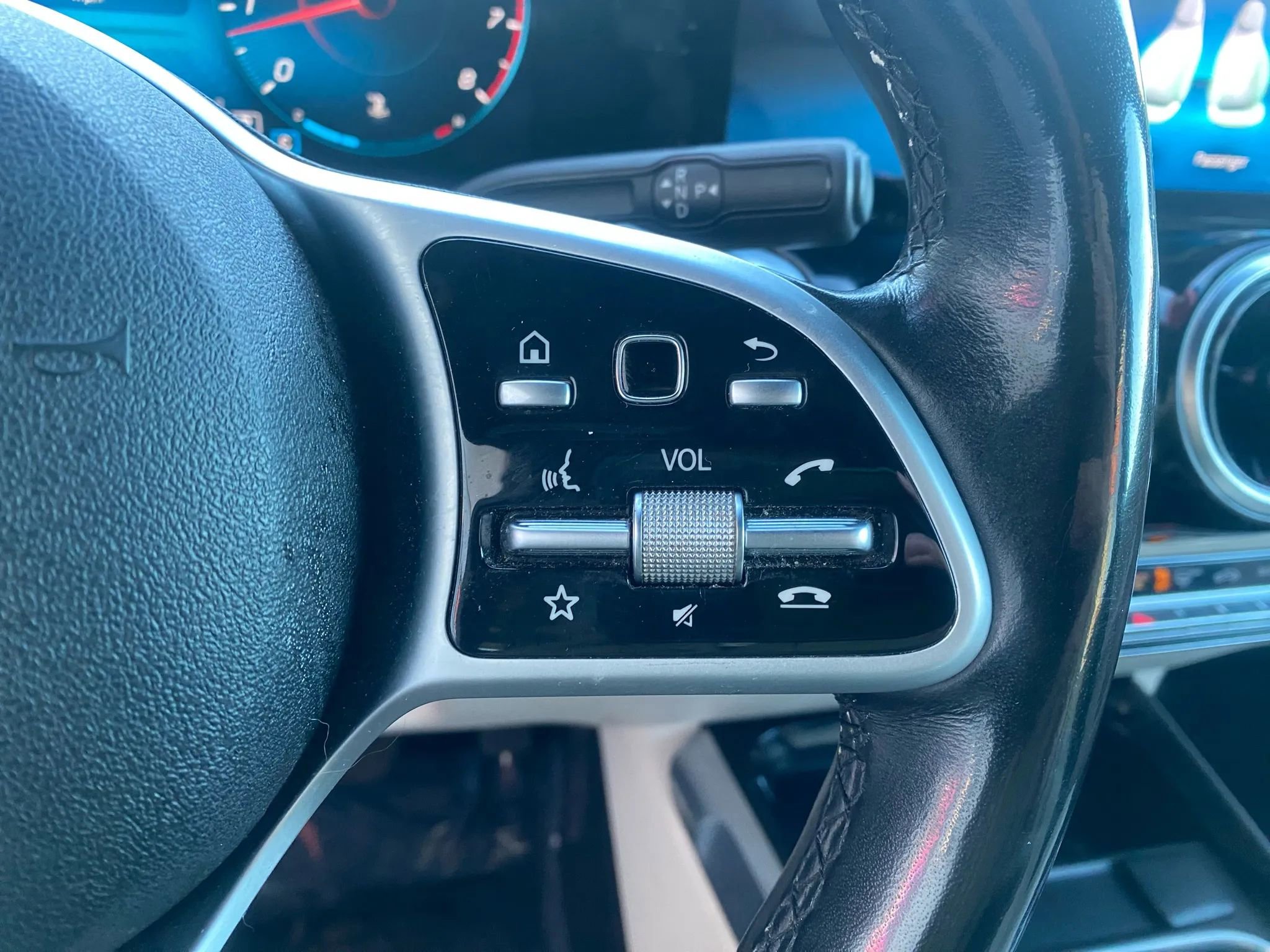 Used 2021 Mercedes-Benz GLB 250 4MATIC image 14