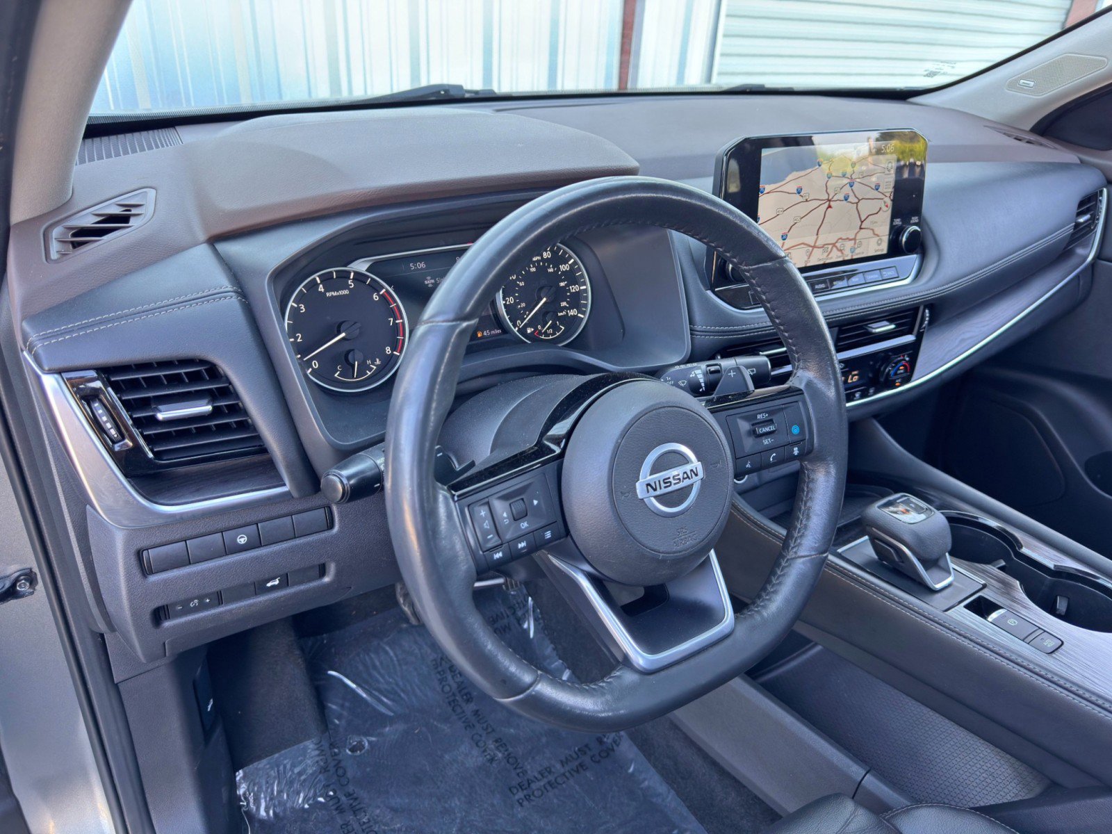 Used 2021 Nissan Rogue SL w/ Premium Package image 13