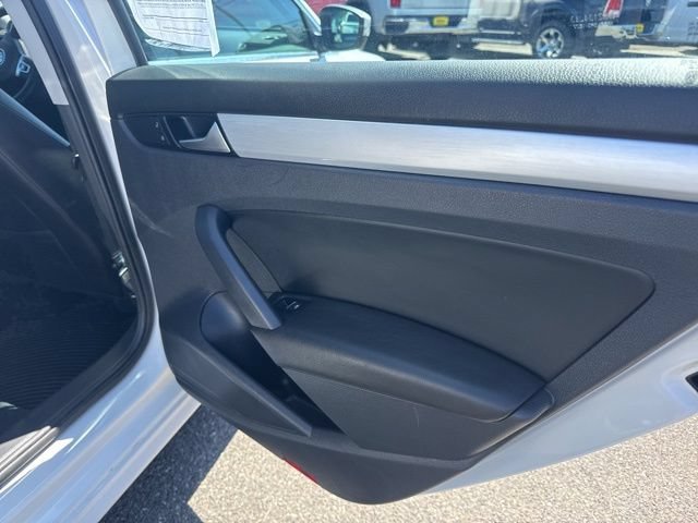 Used 2013 Volkswagen Passat 2.5 SE FWD image 10