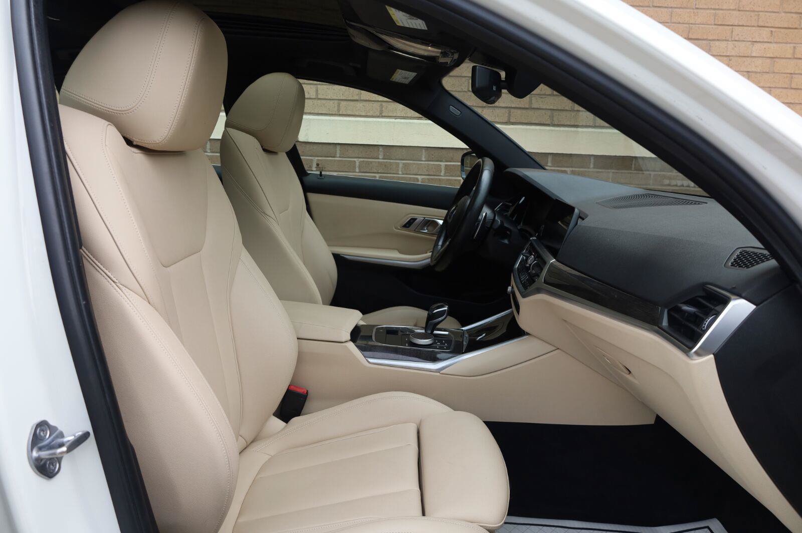 Used 2020 BMW 330i Sedan w/ Premium Package RWD image 29