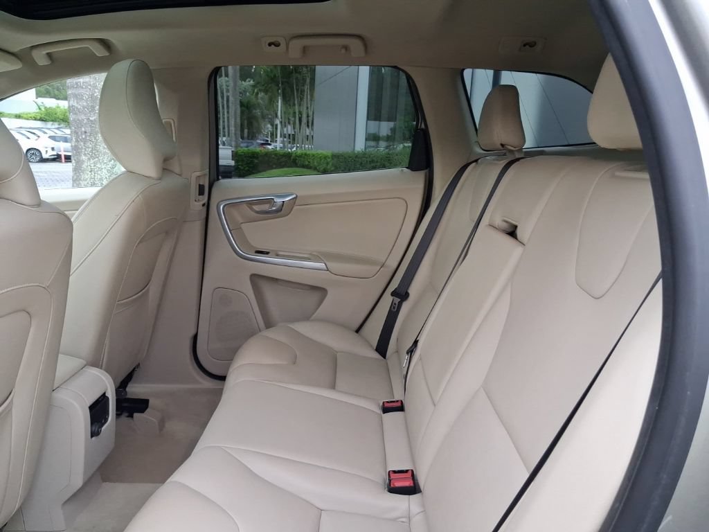 Used 2015 Volvo XC60 T6 AWD/4WD image 8
