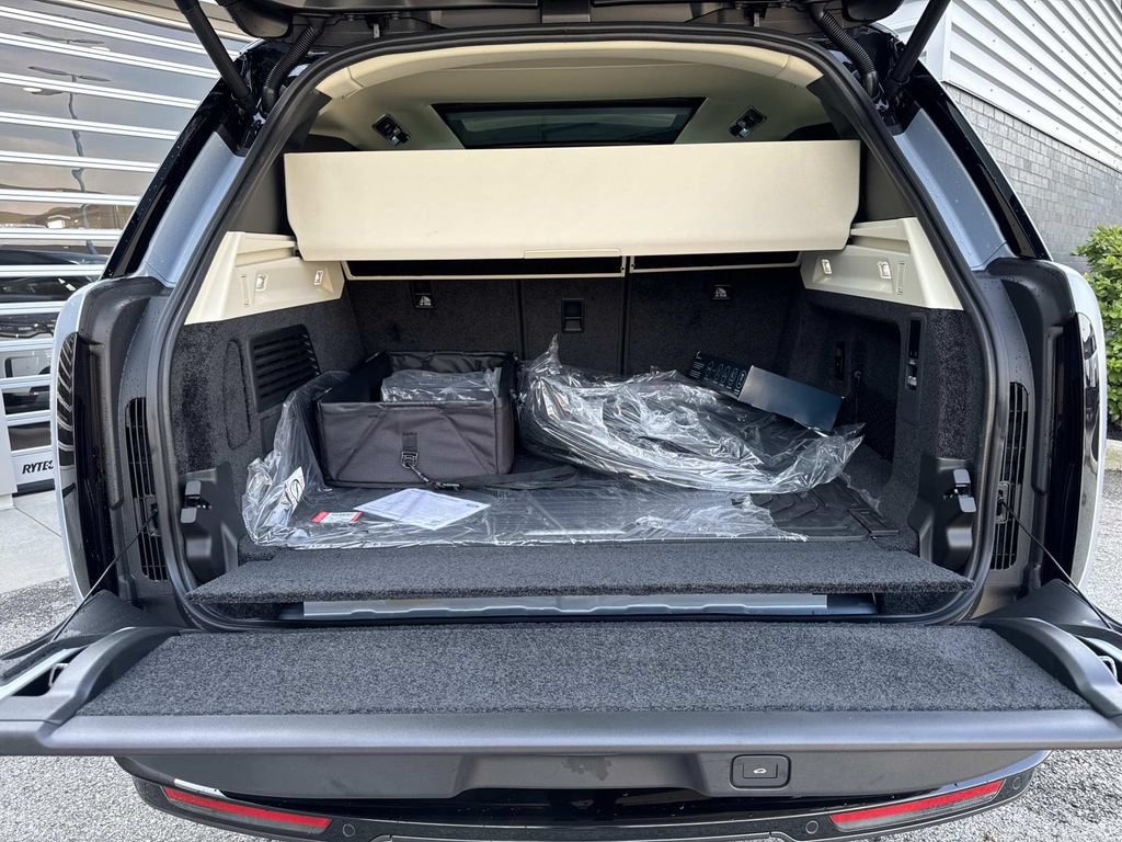 New 2026 Land Rover Range Rover SE AWD/4WD image 5