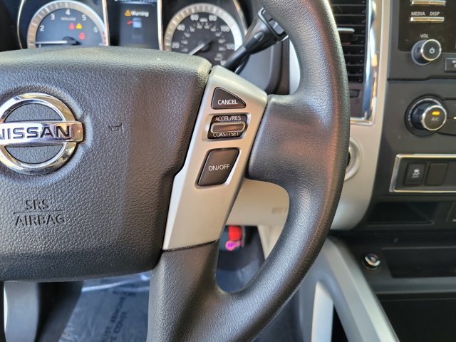 Used 2017 Nissan Titan SV image 21