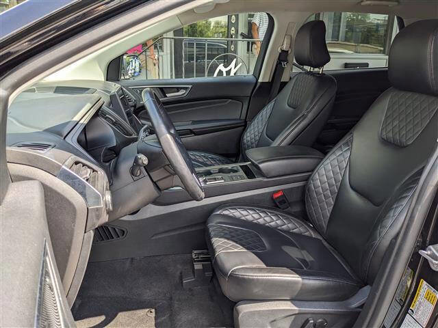 Used 2024 Ford Edge Titanium image 9