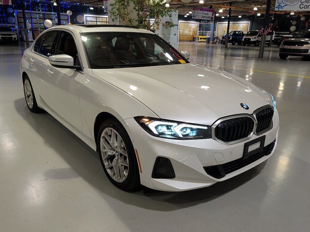 Certified 2025 BMW 330i xDrive Sedan w/ Premium Package AWD/4WD image 6