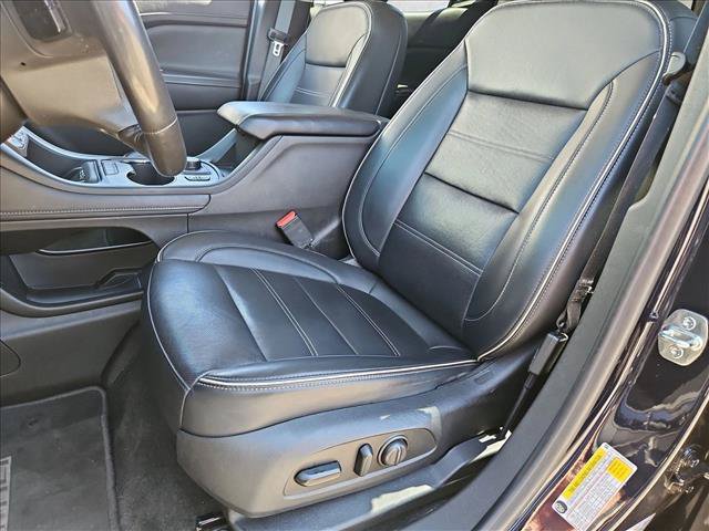 Used 2022 GMC Acadia Denali w/ Denali Ultimate Package FWD image 17