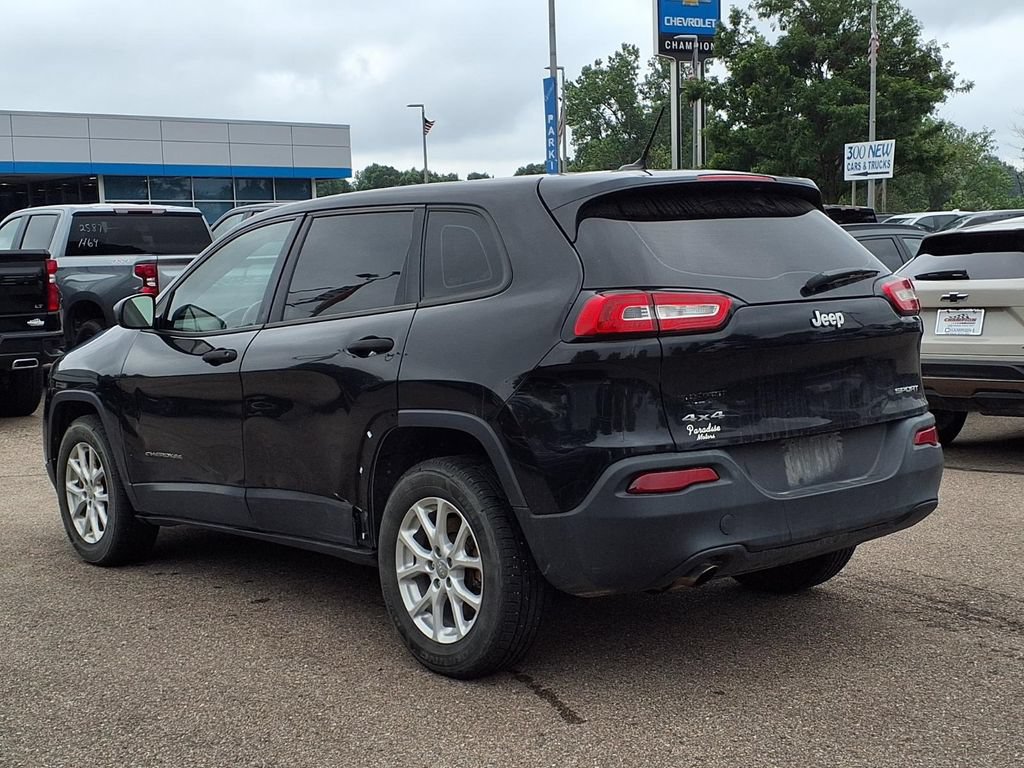 Used 2016 Jeep Cherokee Sport w/ Cold Weather Group AWD/4WD image 6