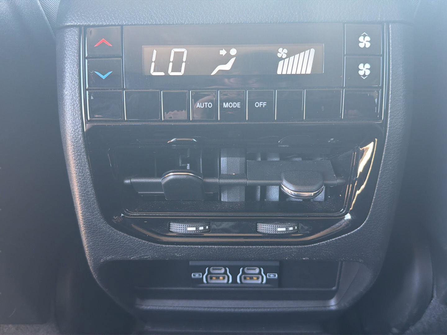 Used 2023 Jeep Grand Cherokee L Laredo AWD/4WD image 30