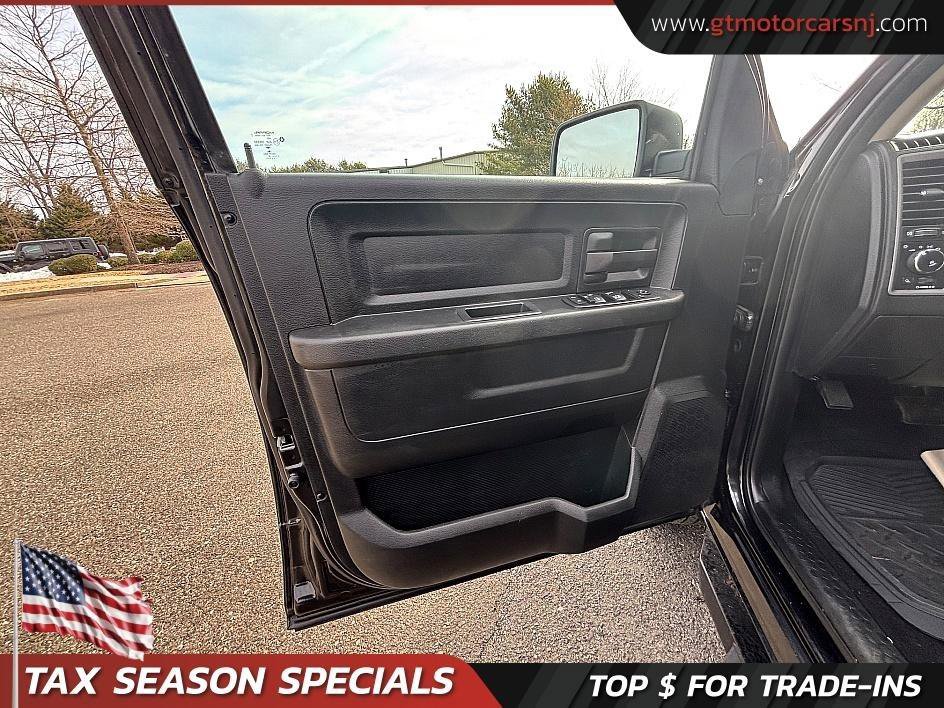 Used 2017 RAM 1500 Express w/ Black Ram 1500 Express Group AWD/4WD image 14