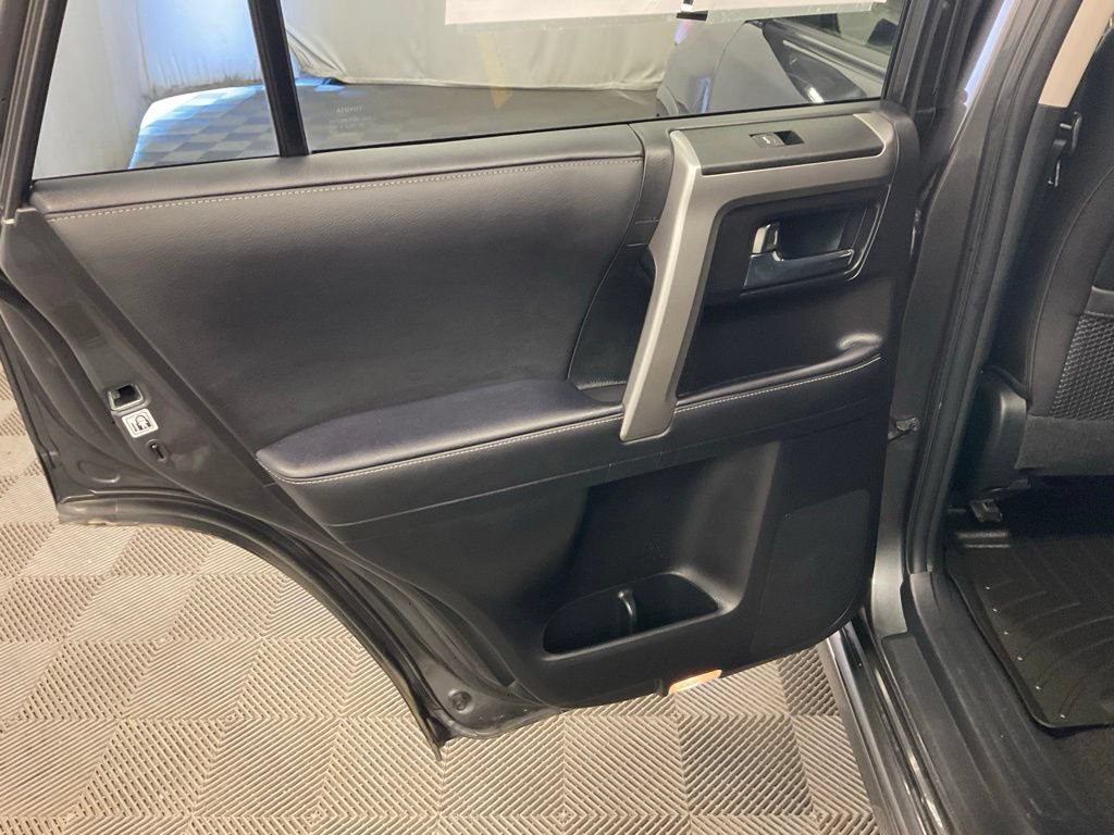 Used 2022 Toyota 4Runner TRD Sport AWD/4WD image 34