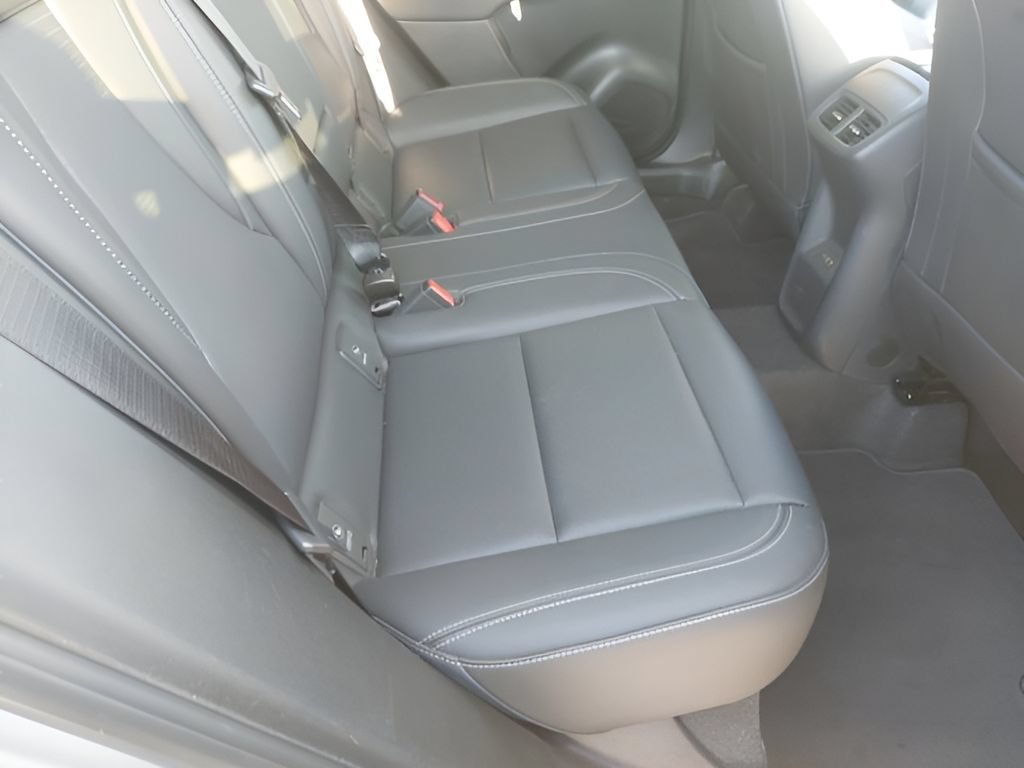 Used 2025 Buick Envision Preferred AWD/4WD image 35