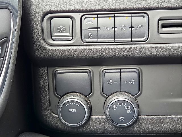 Used 2022 Chevrolet Suburban Premier RWD image 21