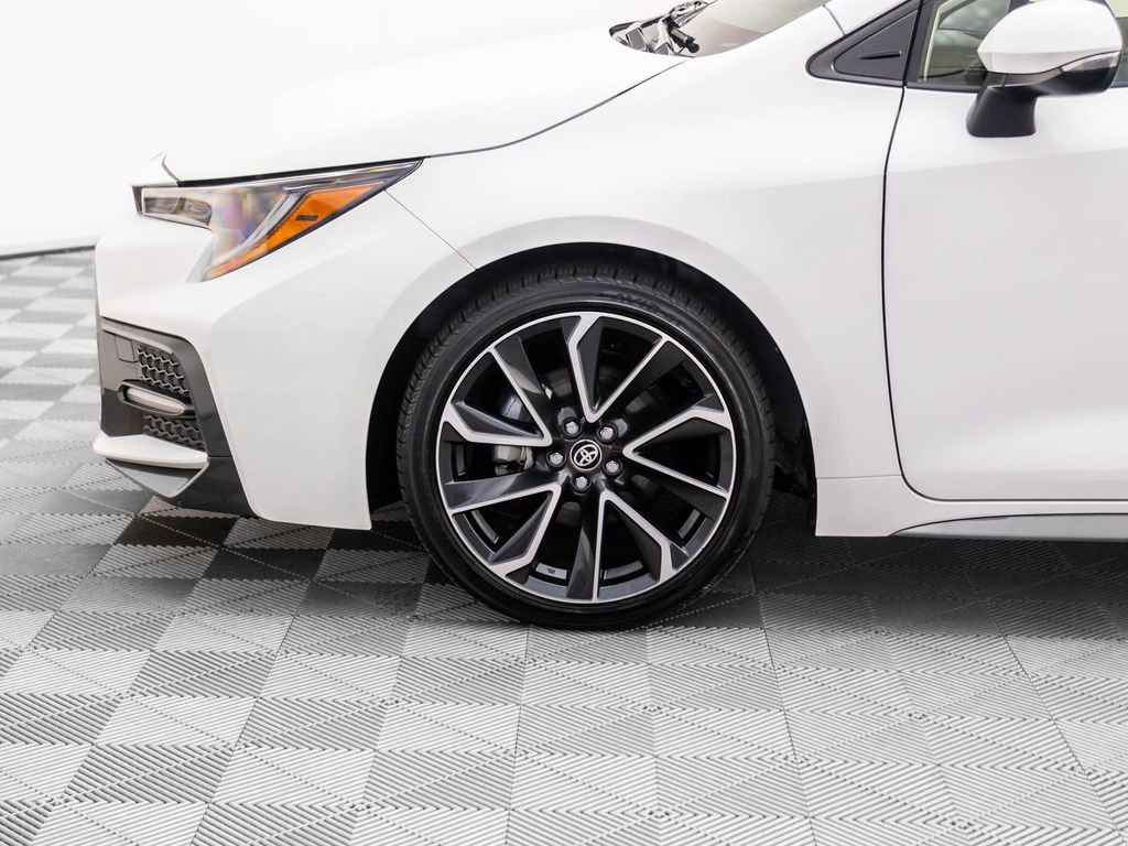 Used 2020 Toyota Corolla SE w/ SE Premium Package image 31