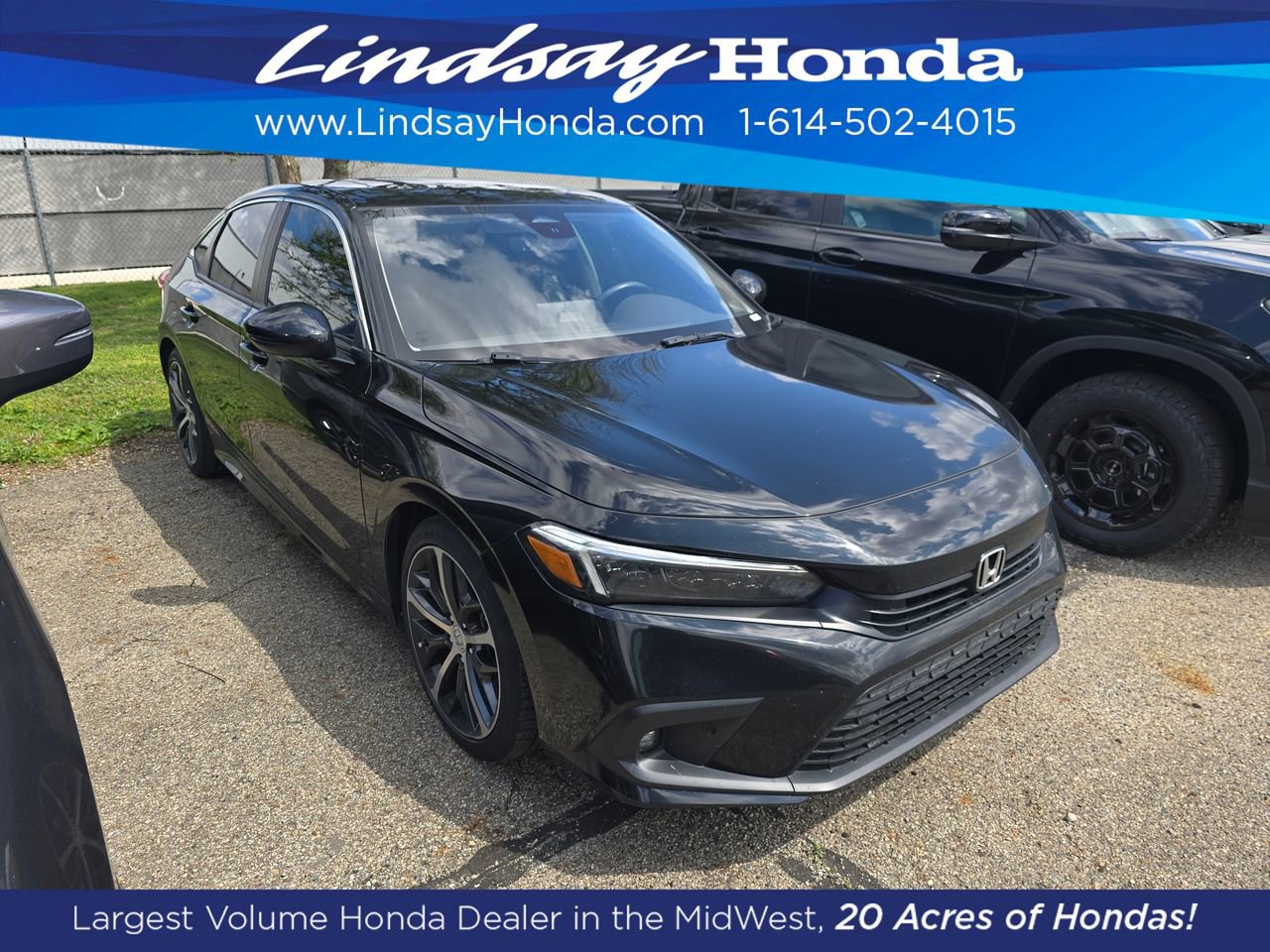 Used 2022 Honda Civic Touring image 2