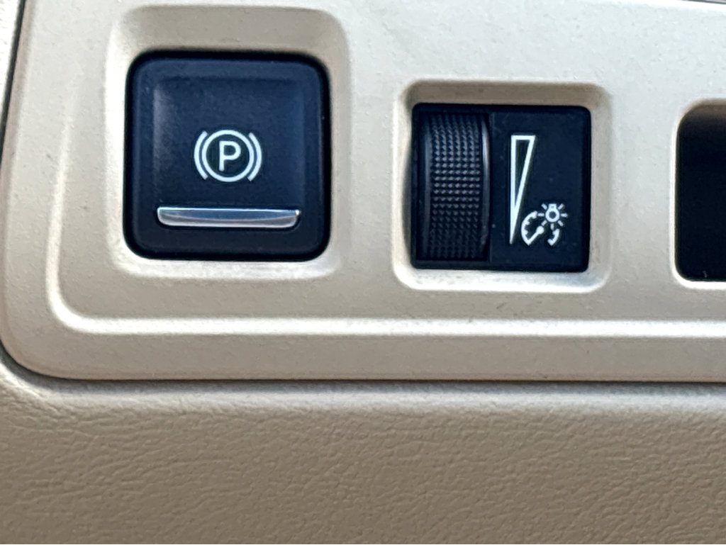 Used 2017 Cadillac XT5 FWD image 9