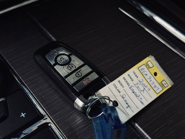 Used 2024 Ford Expedition Limited image 45