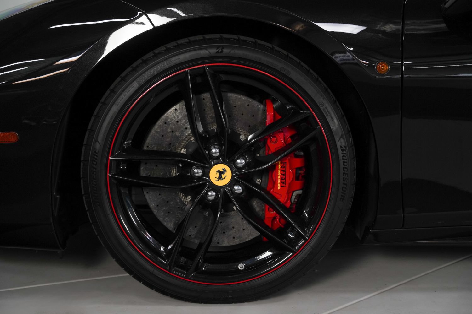 Used 2017 Ferrari 488 GTB RWD image 17