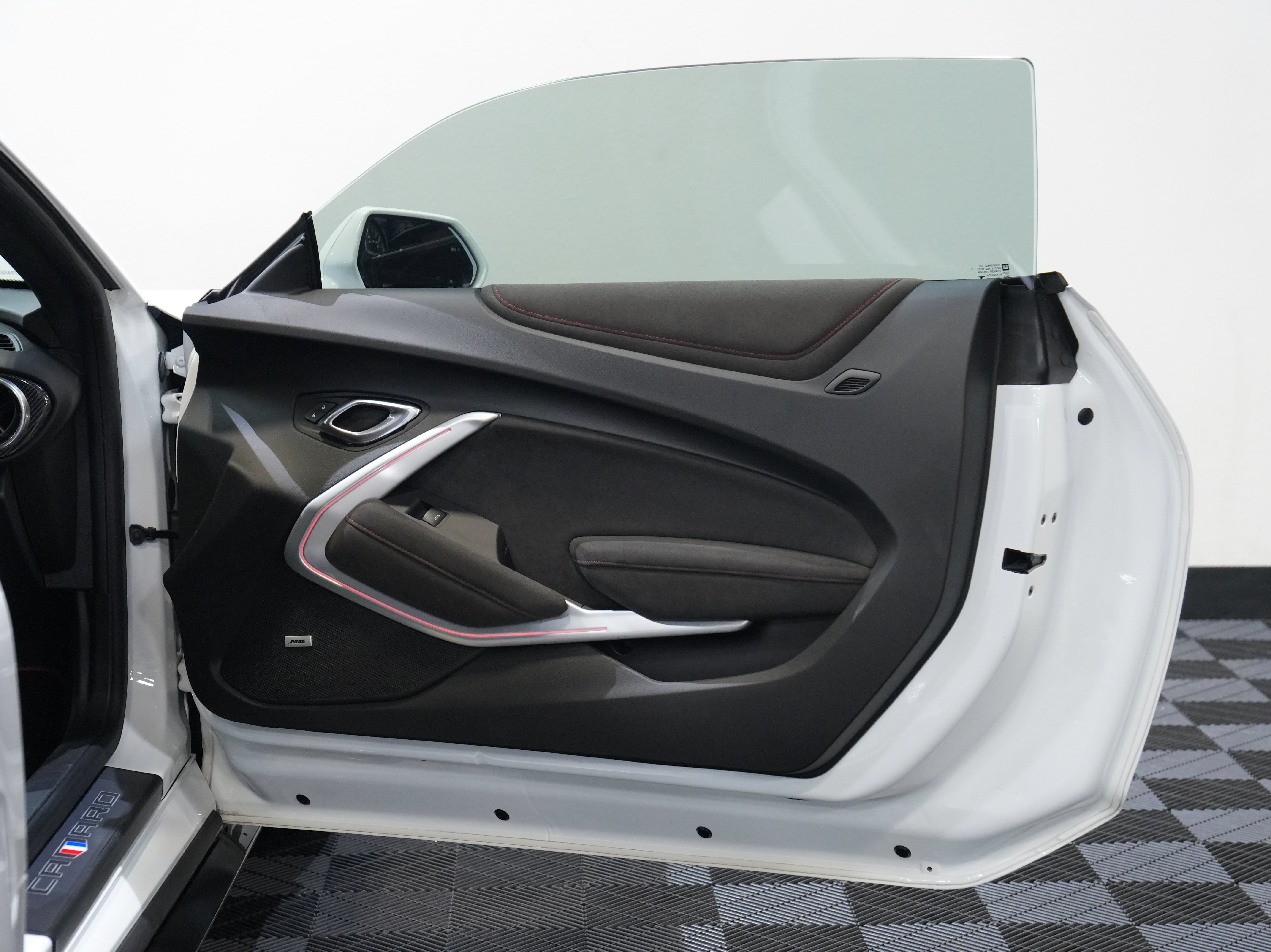 Used 2018 Chevrolet Camaro ZL1 RWD image 26