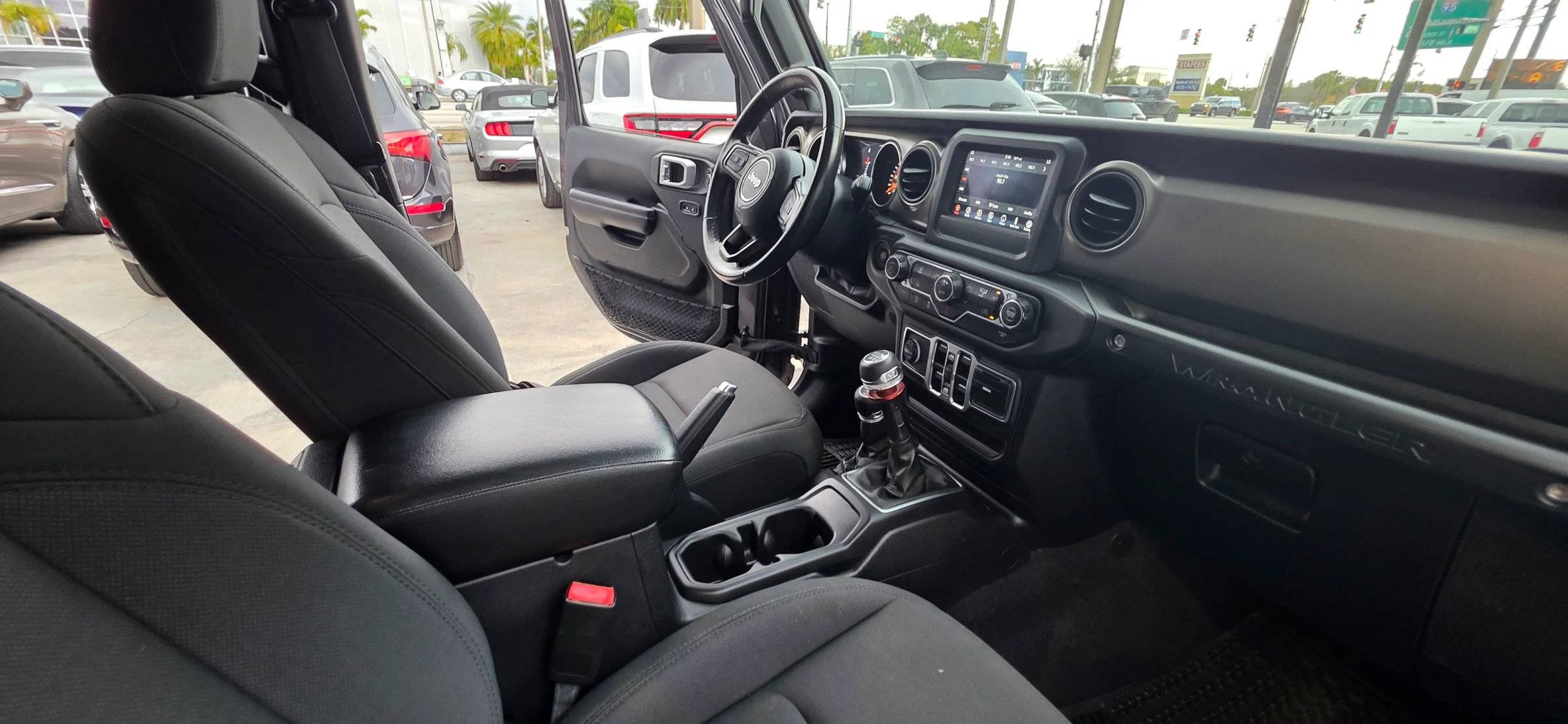 Used 2018 Jeep Wrangler Unlimited Sport w/ Technology Group AWD/4WD image 21