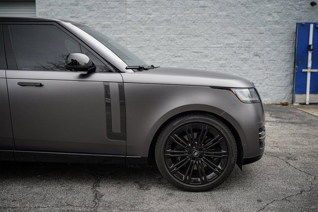 Used 2022 Land Rover Range Rover Long Wheelbase SE image 17