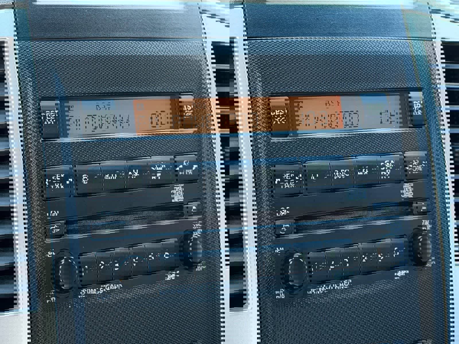 Used 2012 Nissan Frontier SV w/ Sport Appearance Pkg image 25